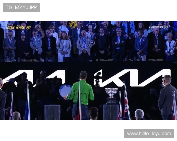 2026年澳网男单决赛:阿尔卡拉斯与梅德韦杰夫激战正酣,谁能问鼎冠军宝座 2026年澳网男单决赛:阿尔卡拉斯与梅德韦杰夫激战正酣,谁能问鼎冠军宝座