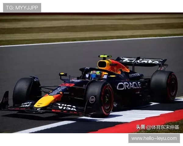 F1赛季最新动态：顶级车队争夺激烈 车手表现引发热议