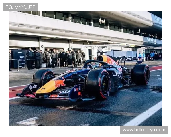 F1赛季精彩纷呈 各队争夺激烈 新星崛起与传奇车手再度争锋 F1赛季精彩纷呈 各队争夺激烈 新星崛起与传奇车手再度争锋