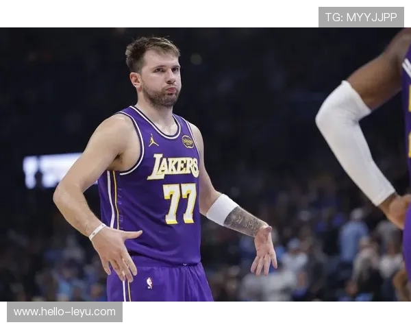 湖人核心球员伤愈复出迎战强敌力争季后赛关键胜利