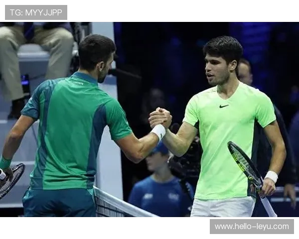 网球赛场风云再起 纳达尔与德约科维奇展开激烈对决