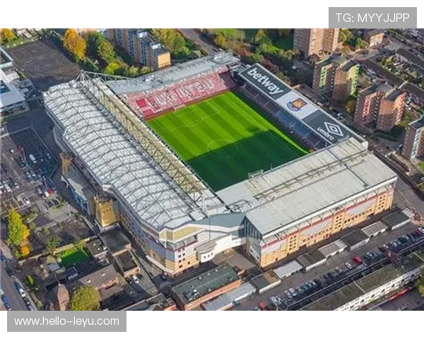 西汉姆联俱乐部发展历程与足球文化影响深度解析